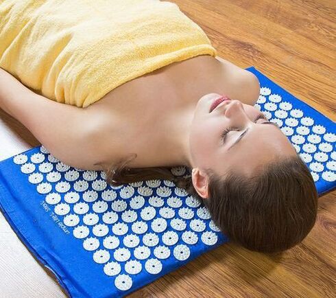 Kuznecov aplikatorius, sergantis gimdos kaklelio osteochondroze